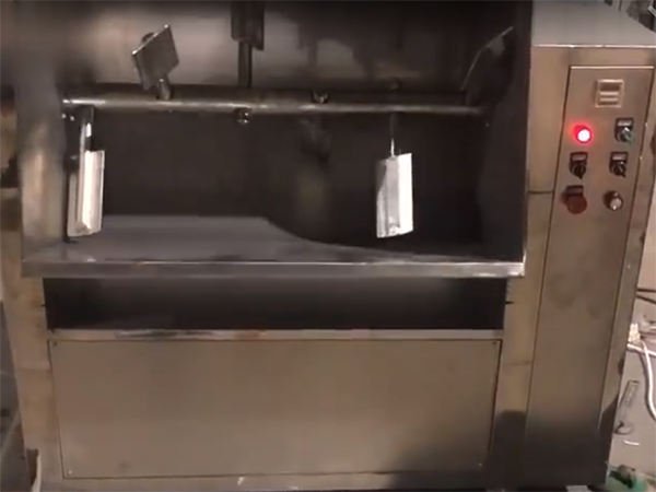 攪拌機(jī)出料視頻